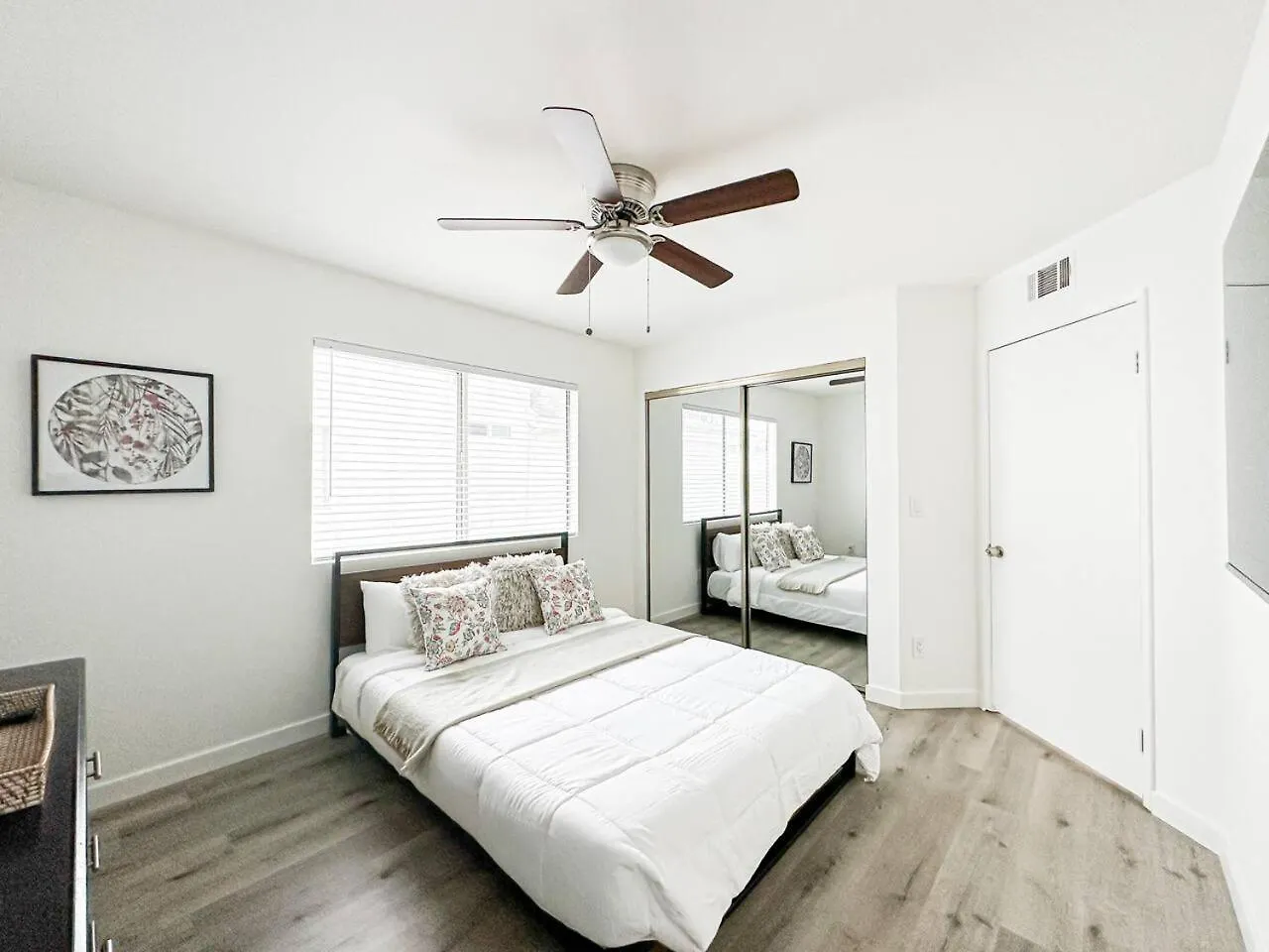 Holiday home Charming 2-Br, 2-Story Home In Heart Of La - Br4 Los Angeles